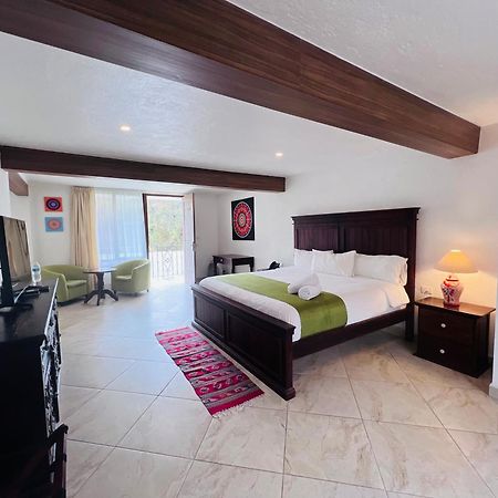 Hotel Las Puertas De テポストラン エクステリア 写真