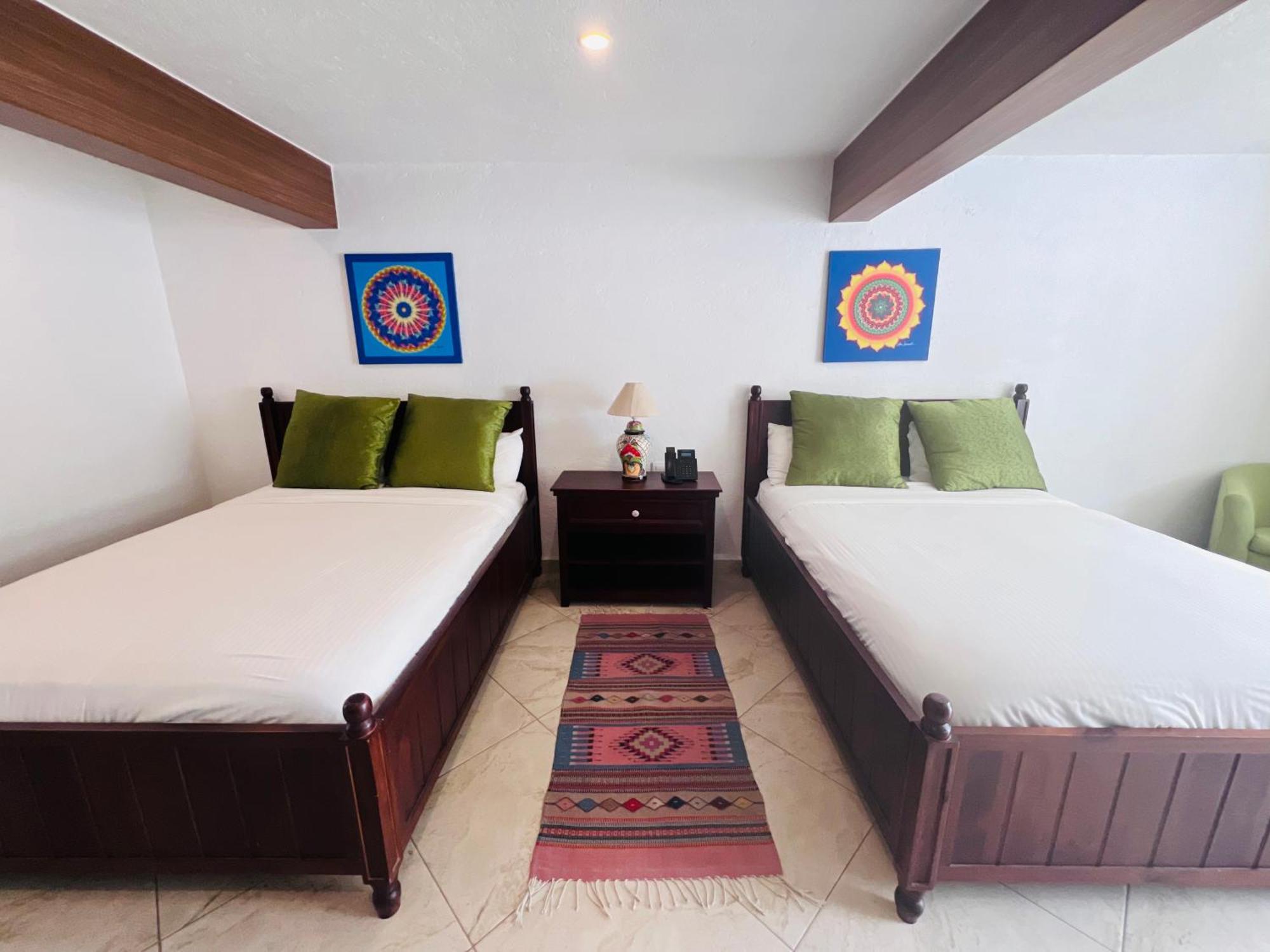 Hotel Las Puertas De テポストラン エクステリア 写真