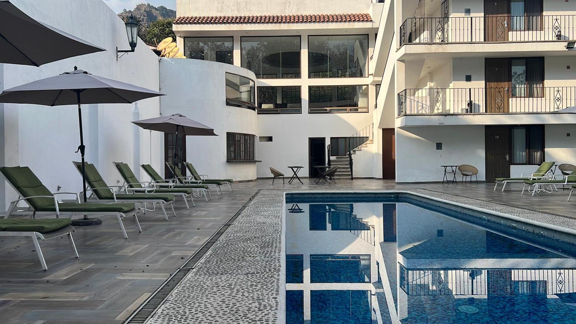 Hotel Las Puertas De テポストラン エクステリア 写真