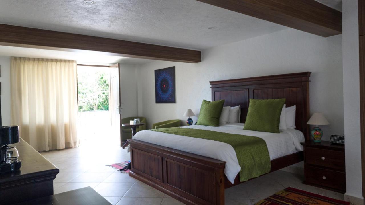 Hotel Las Puertas De テポストラン エクステリア 写真