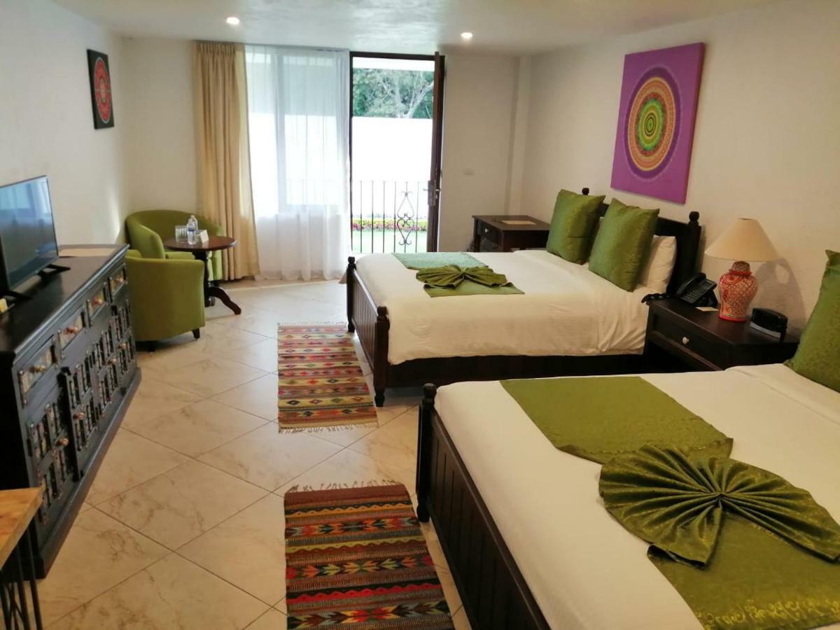 Hotel Las Puertas De テポストラン エクステリア 写真
